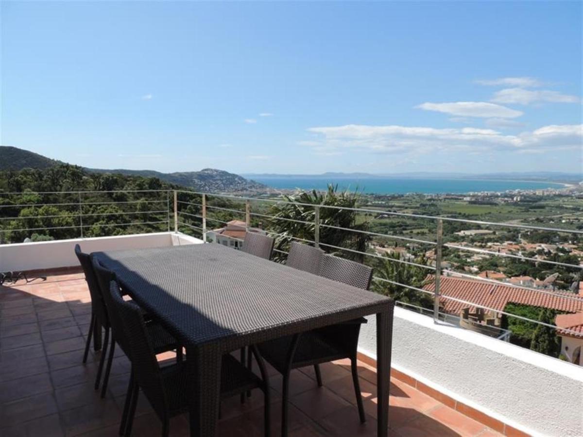 Casa Blanca-fantastic With Salt Water Infinity Pool And Huge Deck Area Villa *