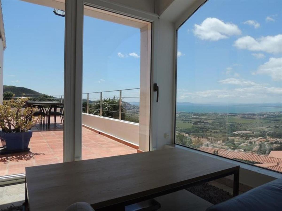 Casa Blanca-fantastic With Salt Water Infinity Pool And Huge Deck Area